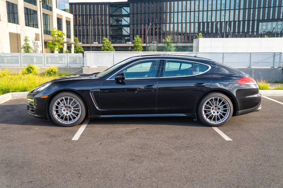 2015 Porsche 970 Panamera 4S - Image 2 of 5