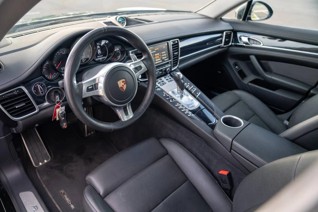 2015 Porsche 970 Panamera 4S - Image 4 of 5