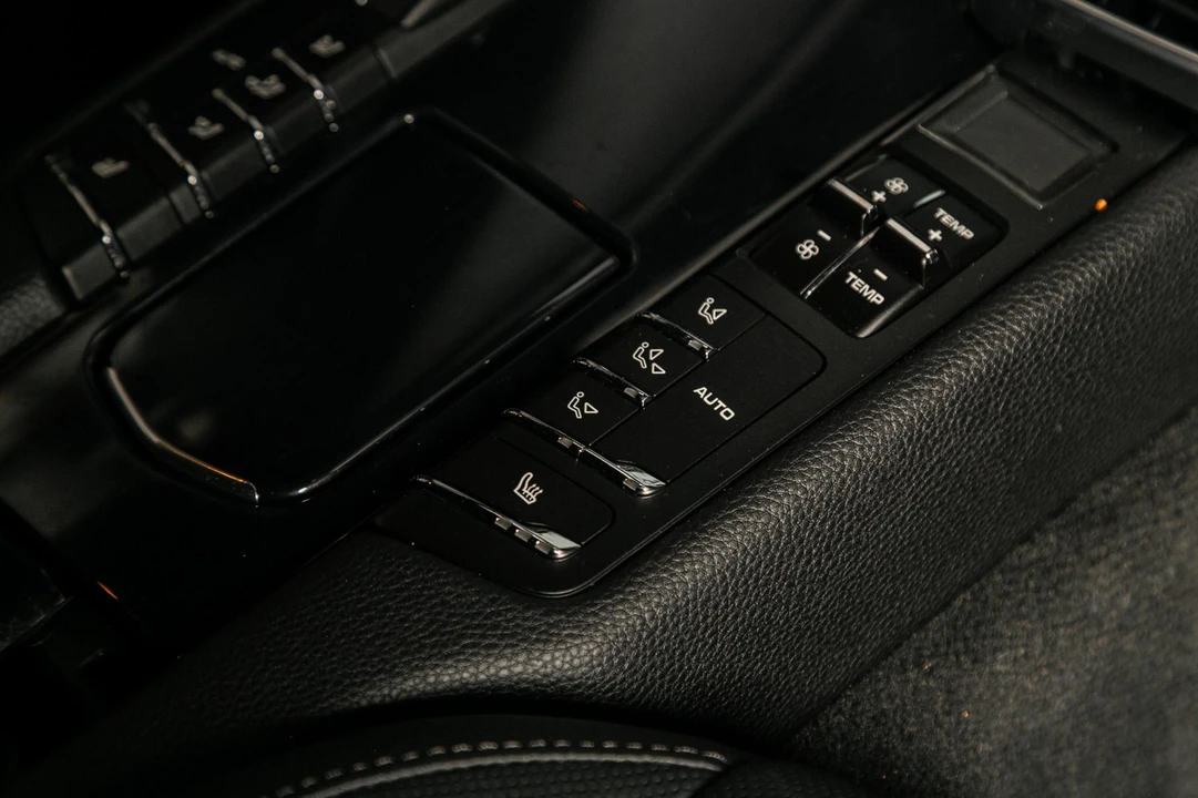 2015 Porsche 970 Panamera - Image 31 of 31