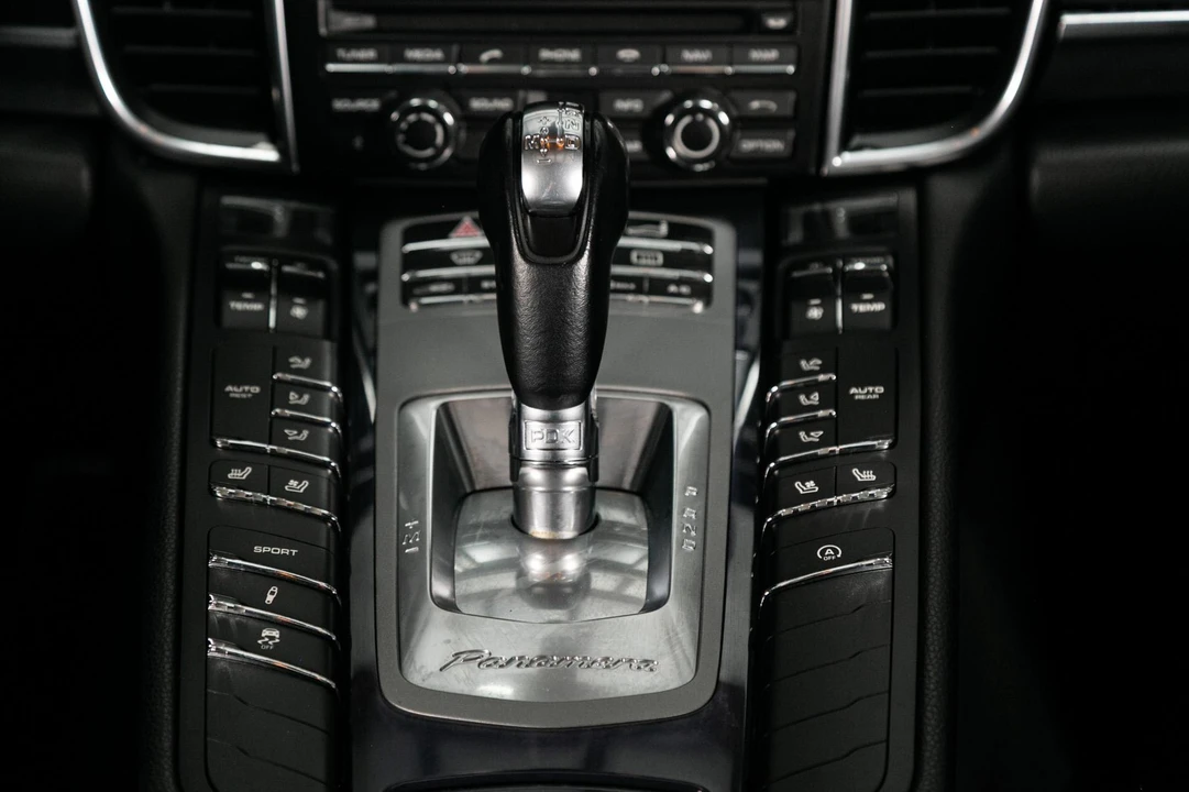 2015 Porsche 970 Panamera - Image 12 of 31
