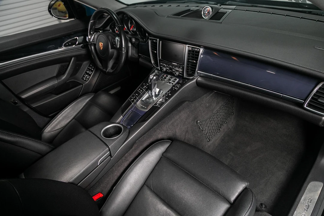 2015 Porsche 970 Panamera - Image 10 of 31