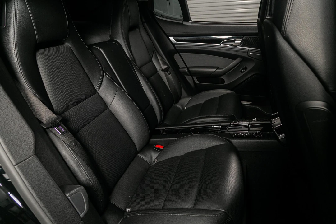 2015 Porsche 970 Panamera - Image 26 of 31