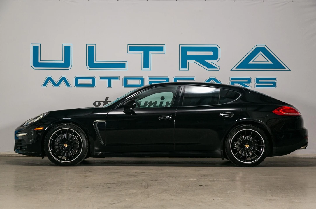 2015 Porsche 970 Panamera - Image 3 of 31