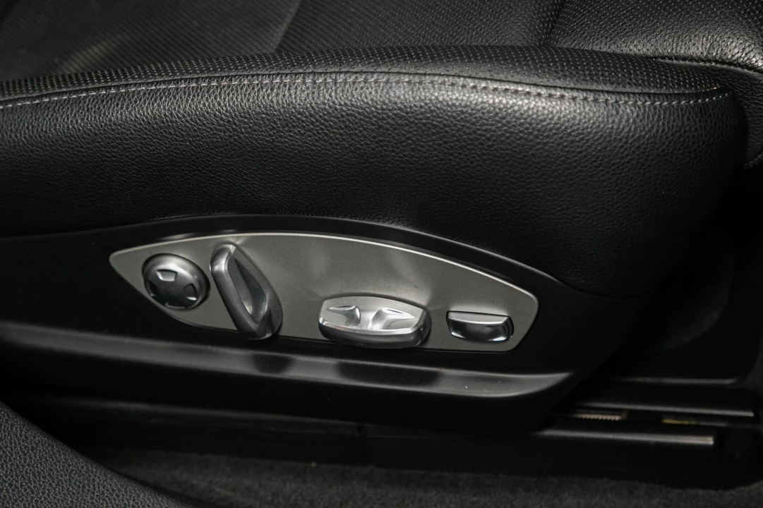 2015 Porsche 970 Panamera - Image 23 of 31