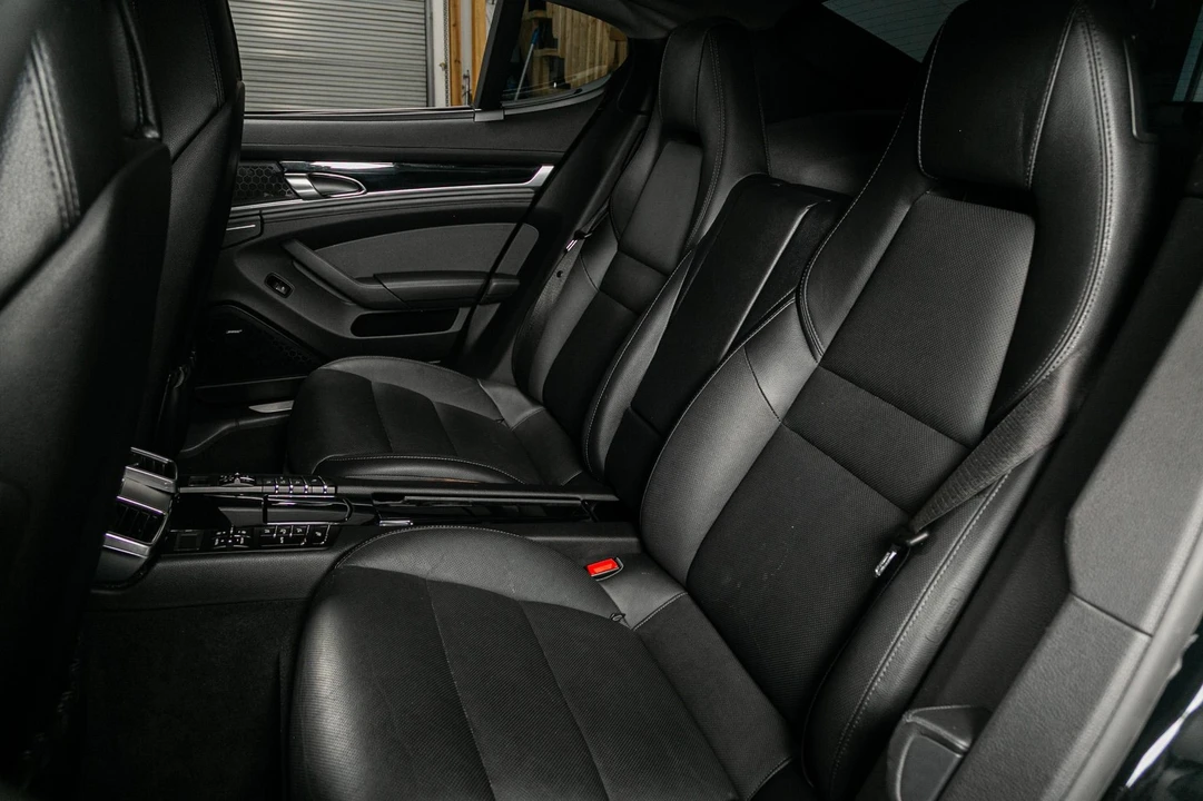 2015 Porsche 970 Panamera - Image 25 of 31