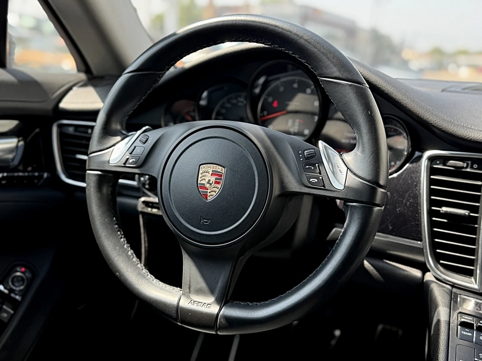 2015 Porsche 970 Panamera - Image 11 of 16