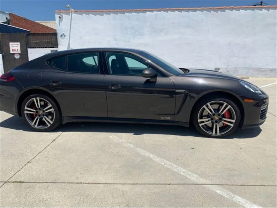 2015 Porsche Panamera - Image 16 of 19