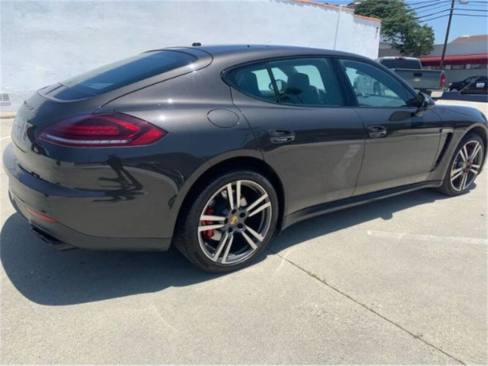 2015 Porsche Panamera - Image 17 of 19