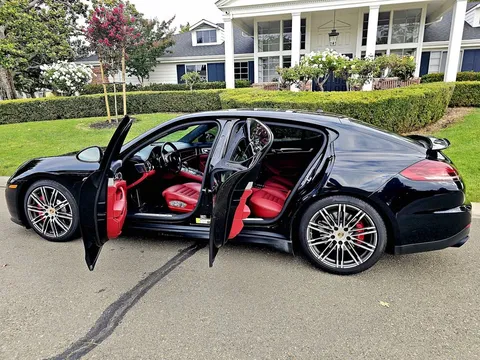 2015 Porsche Panamera GTS Sedan 4D