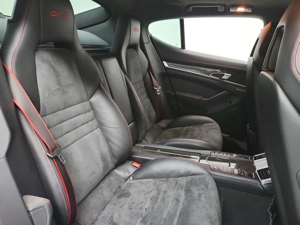 2015 Porsche 970 Panamera GTS - Image 29 of 31