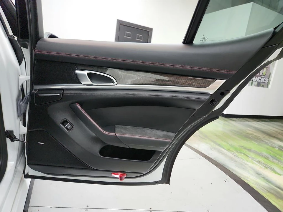 2015 Porsche 970 Panamera GTS - Image 30 of 31