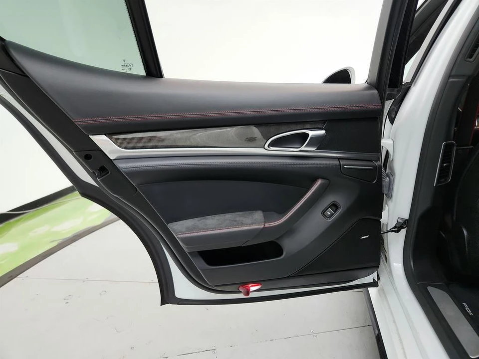 2015 Porsche 970 Panamera GTS - Image 25 of 31