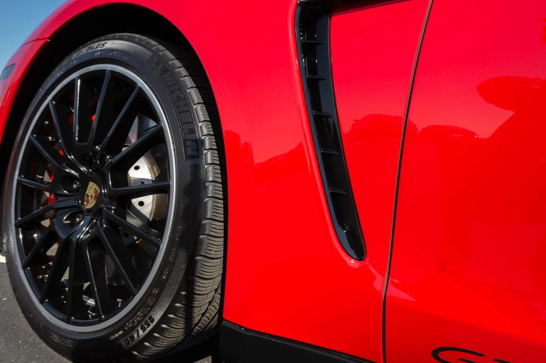 2015 Porsche 970 Panamera GTS - Image 19 of 31