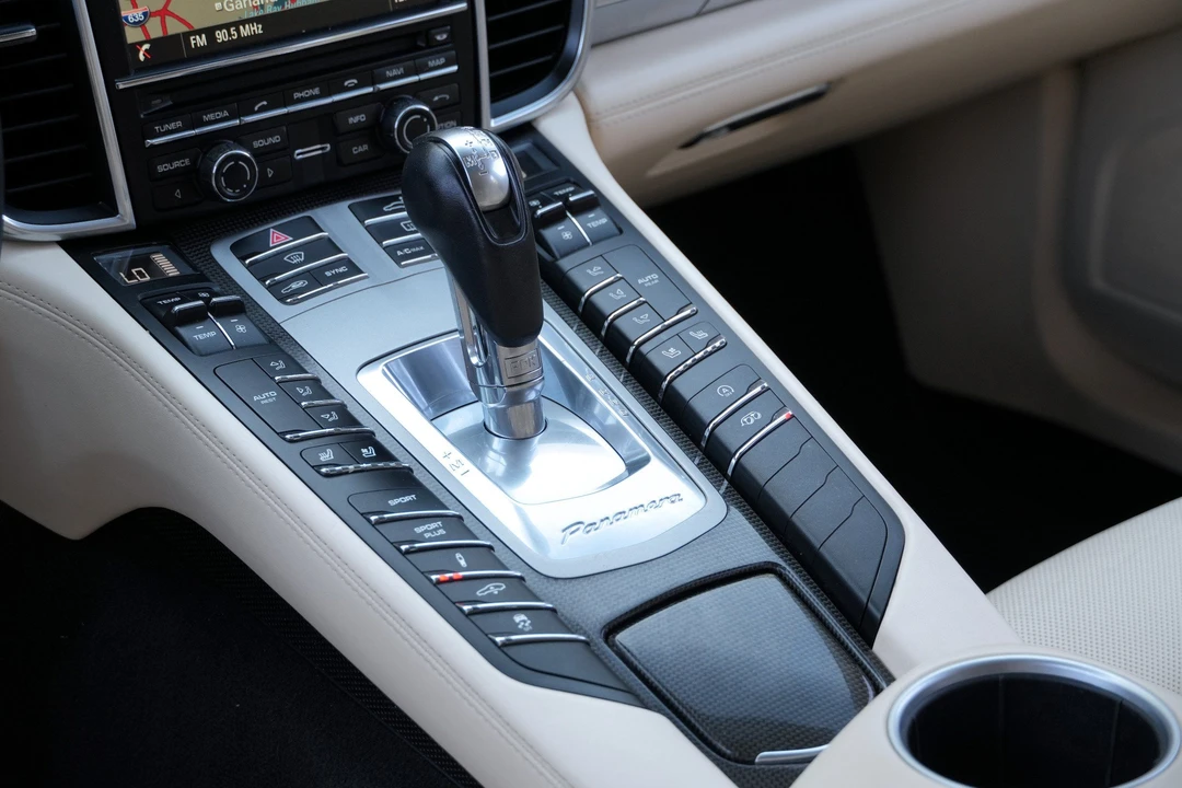 2015 Porsche 970 Panamera GTS - Image 10 of 31