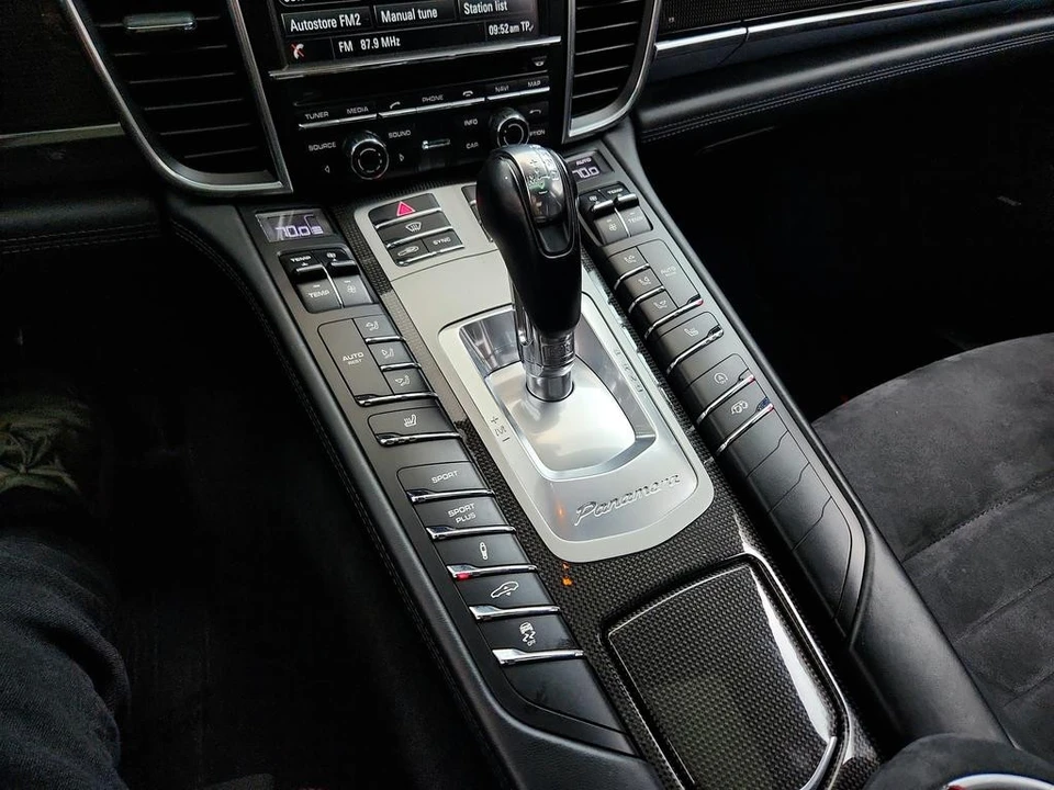 2015 Porsche 970 Panamera GTS - Image 19 of 31