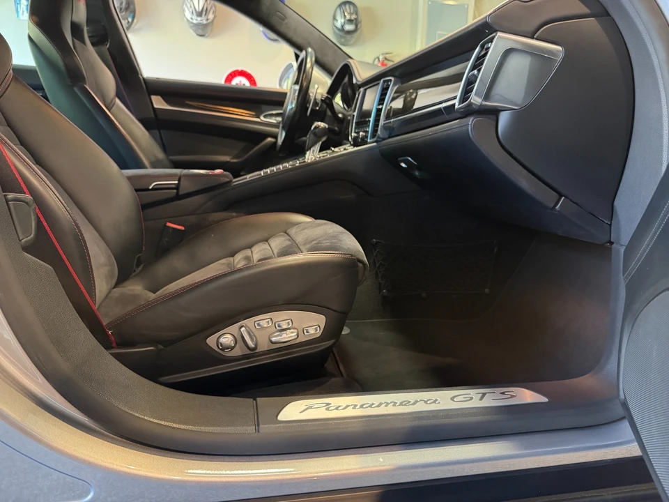 2015 Porsche 970 Panamera GTS - Image 16 of 25