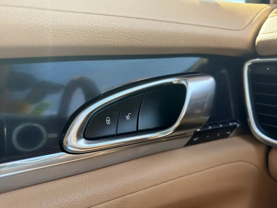 2015 Porsche 970 Panamera - Image 11 of 20