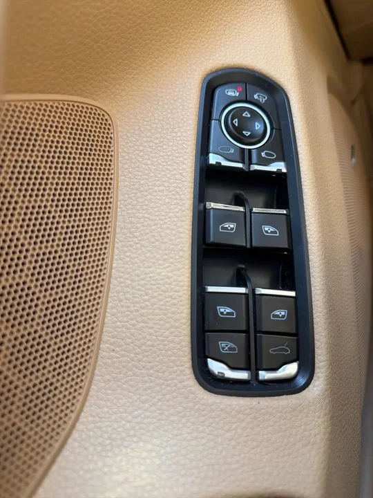 2015 Porsche 970 Panamera - Image 12 of 20