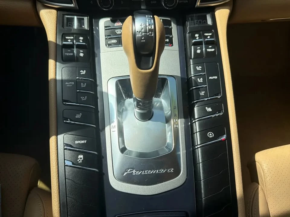2015 Porsche 970 Panamera - Image 14 of 20
