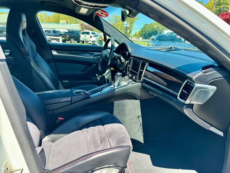 2015 Porsche 970 Panamera - Image 13 of 20