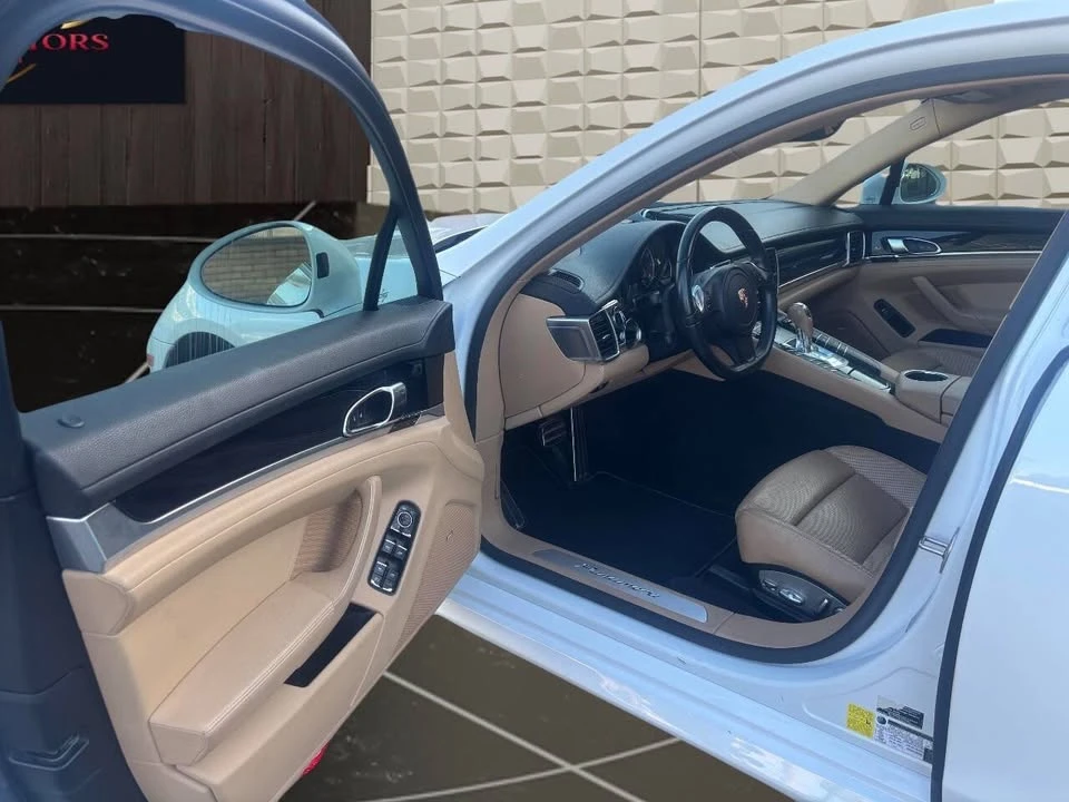 2015 Porsche 970 Panamera - Image 10 of 20