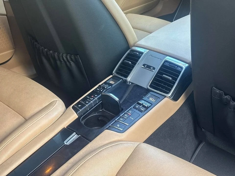 2015 Porsche 970 Panamera - Image 19 of 20