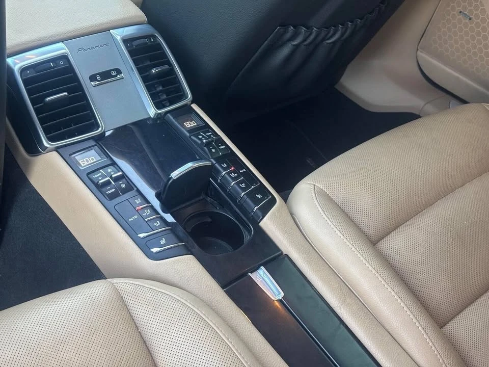 2015 Porsche 970 Panamera - Image 14 of 20