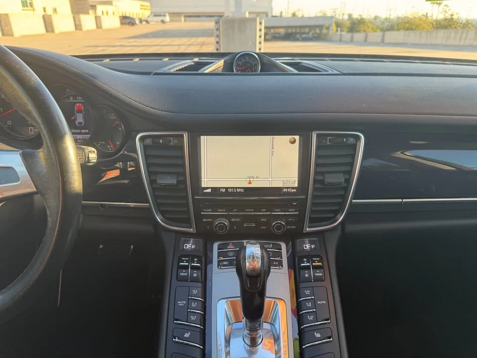 2015 Porsche 970 Panamera - Image 18 of 20