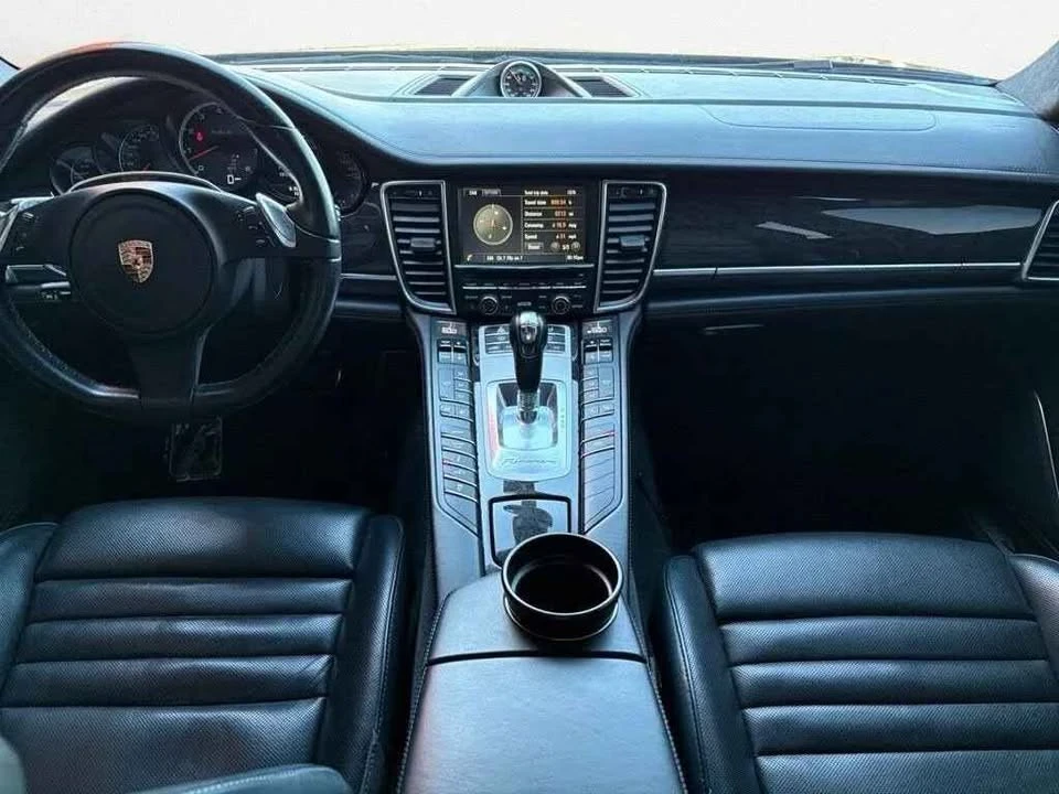 2015 Porsche Panamera - Image 8 of 10