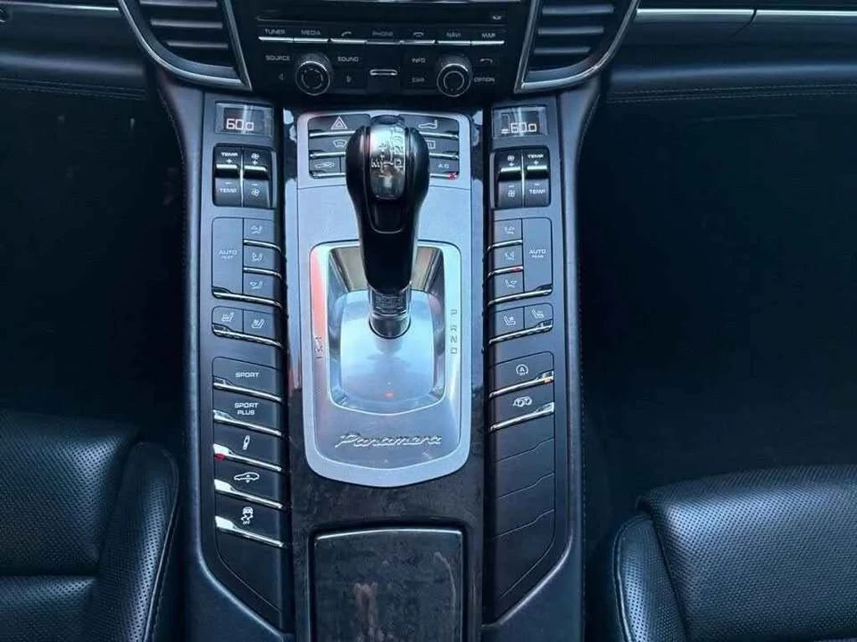 2015 Porsche Panamera - Image 10 of 10