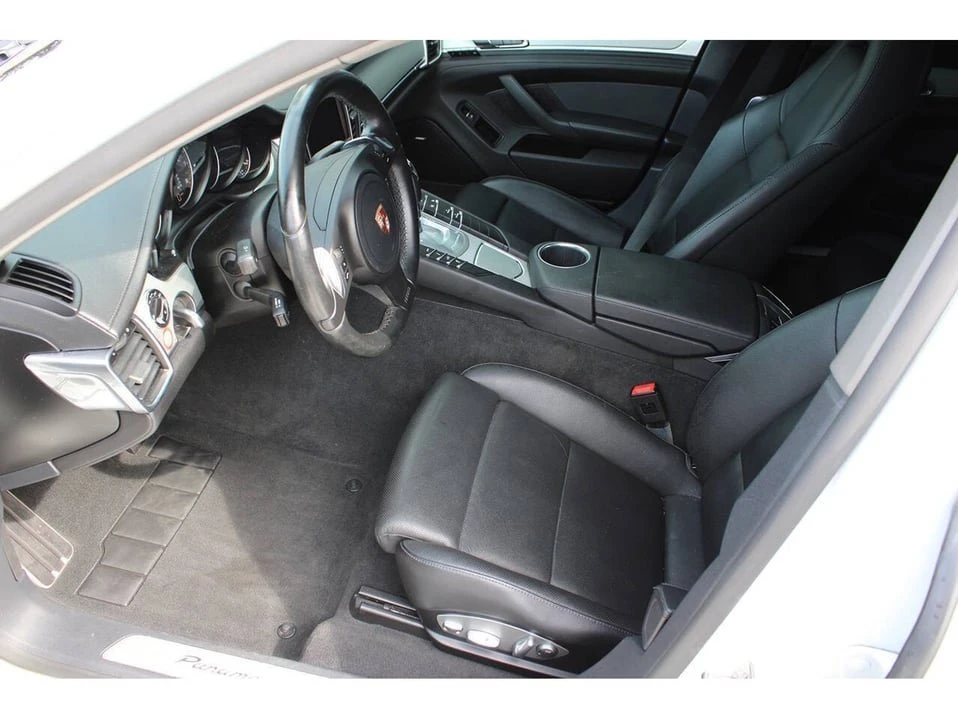2015 Porsche Panamera - Image 16 of 20