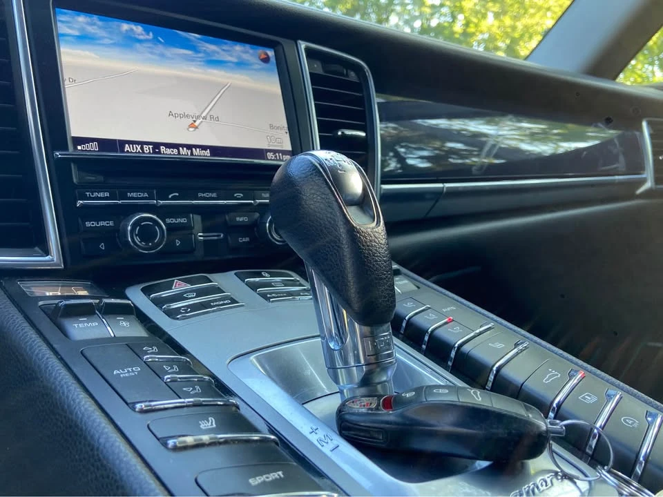 2015 Porsche Panamera - Image 16 of 18