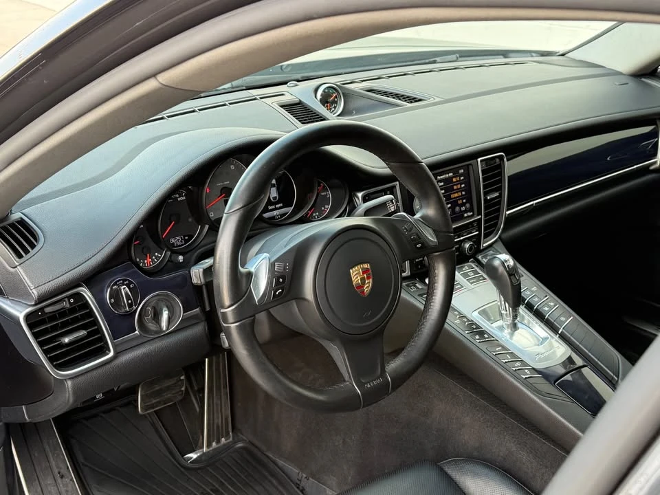 2015 Porsche 970 Panamera - Image 16 of 20