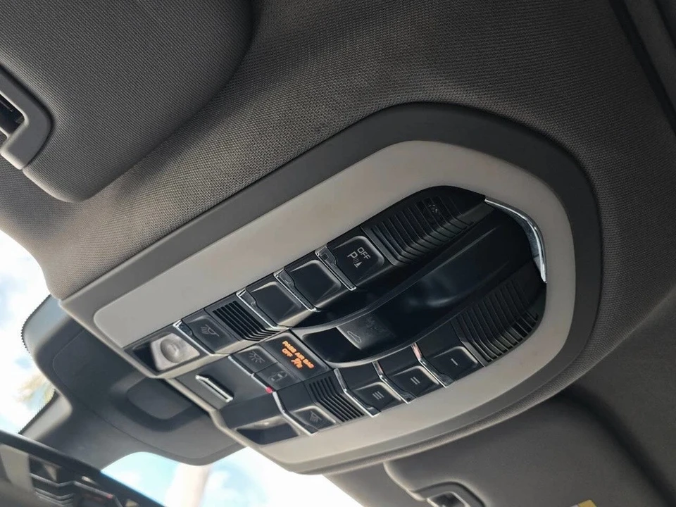 2015 Porsche 970 Panamera S - Image 20 of 21