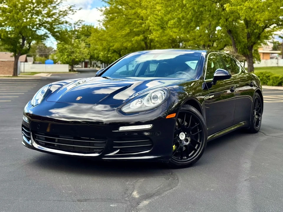 2015 Porsche 970 Panamera S - Image 2 of 31
