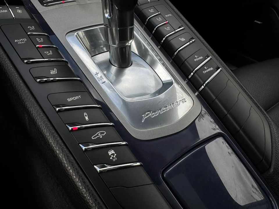 2015 Porsche 970 Panamera S - Image 11 of 31