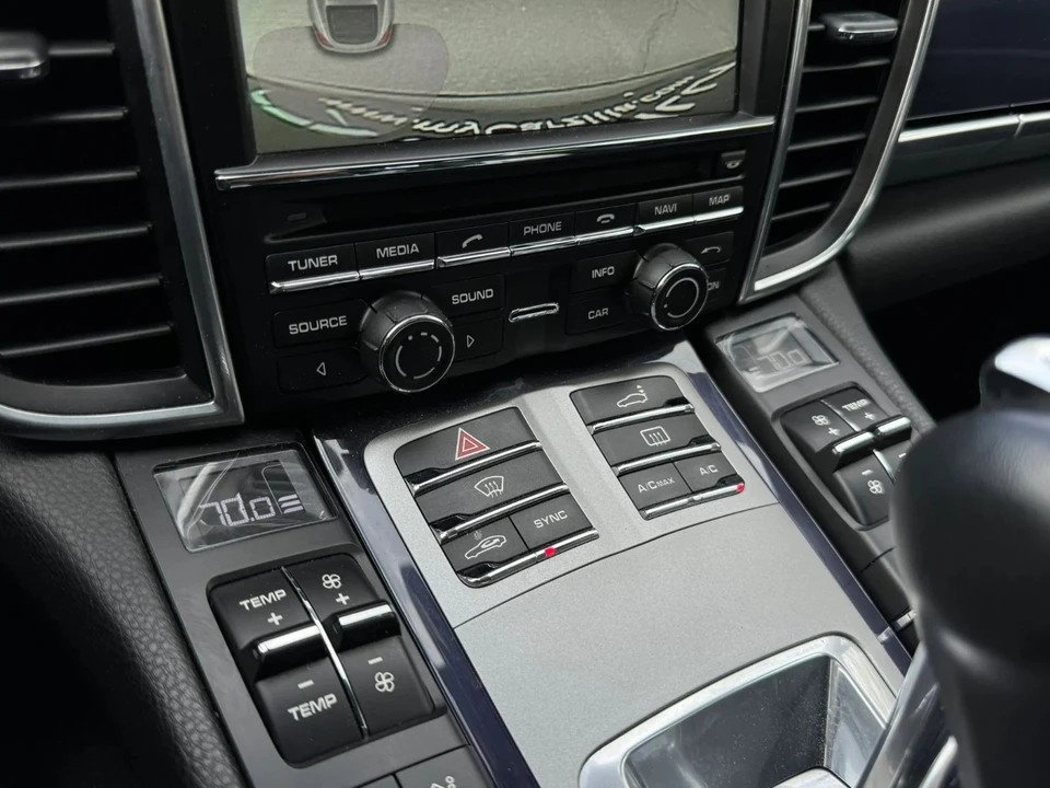 2015 Porsche 970 Panamera S - Image 9 of 31