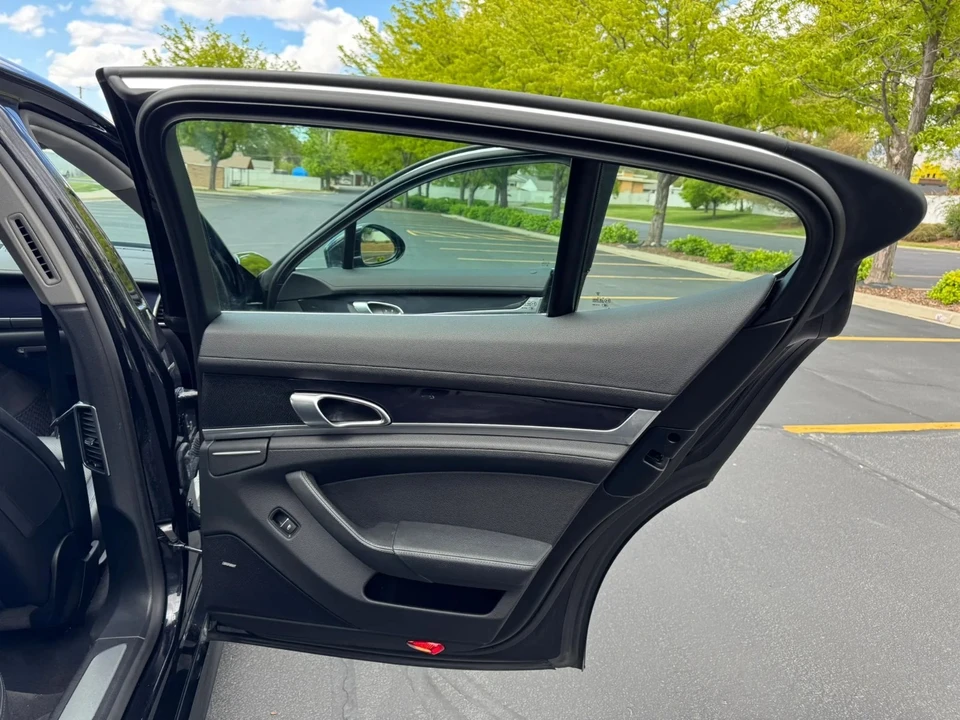 2015 Porsche 970 Panamera S - Image 28 of 31