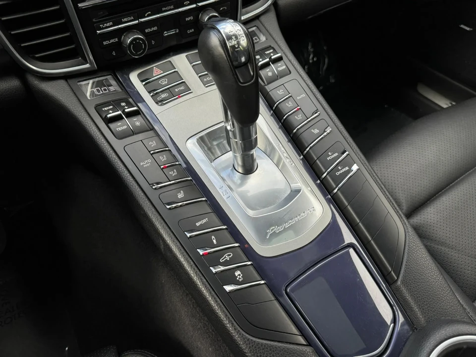 2015 Porsche 970 Panamera S - Image 10 of 31