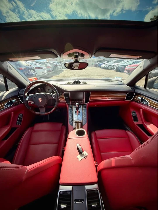 2015 Porsche Panamera - Image 8 of 17