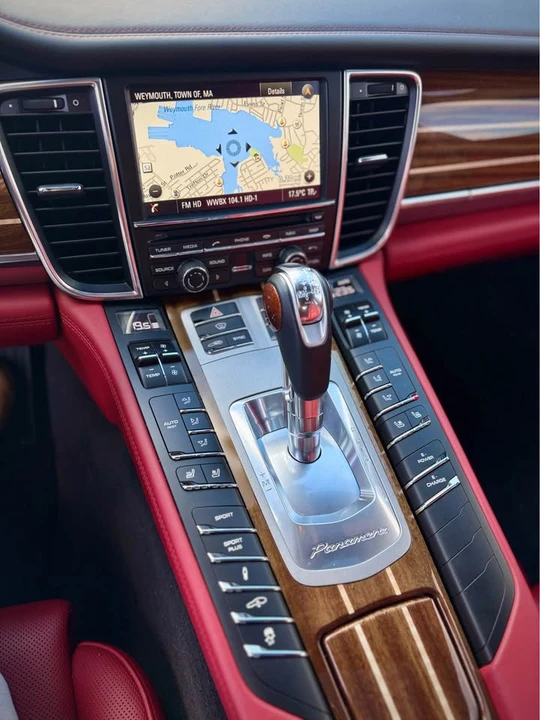 2015 Porsche Panamera - Image 12 of 17