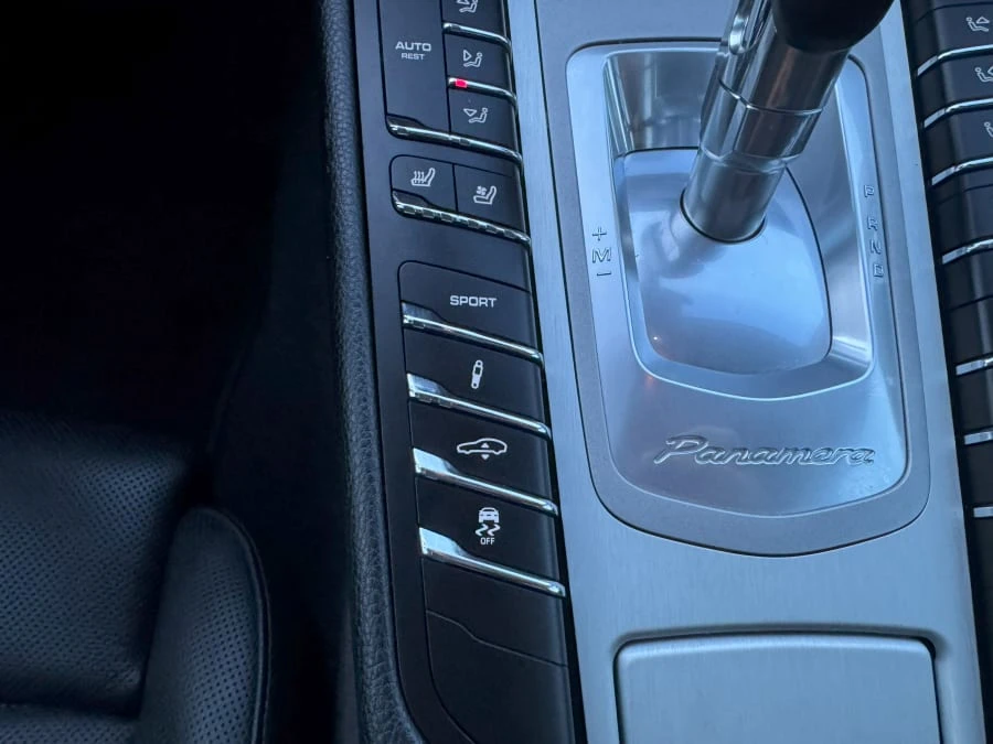 2015 Porsche 970 Panamera S - Image 17 of 31
