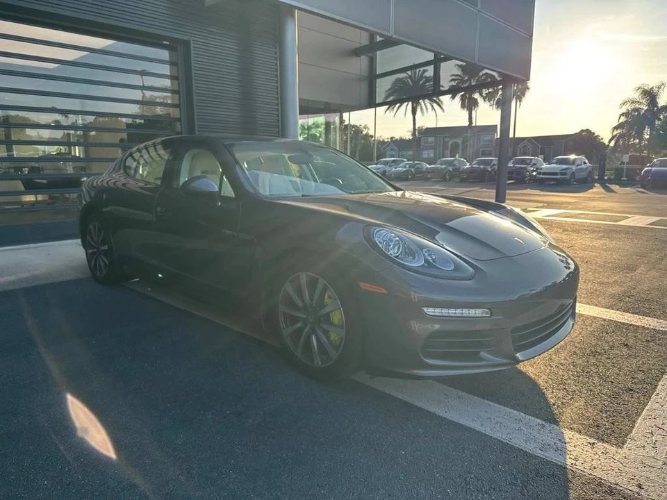 2015 Porsche 970 Panamera S - Image 4 of 5