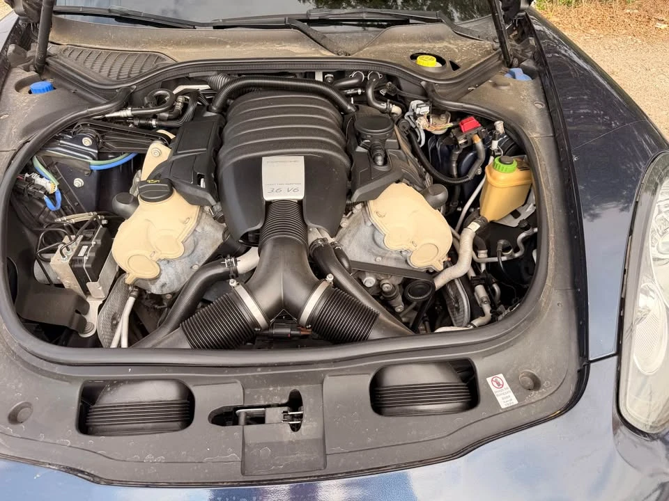 2015 Porsche Panamera - Image 10 of 15