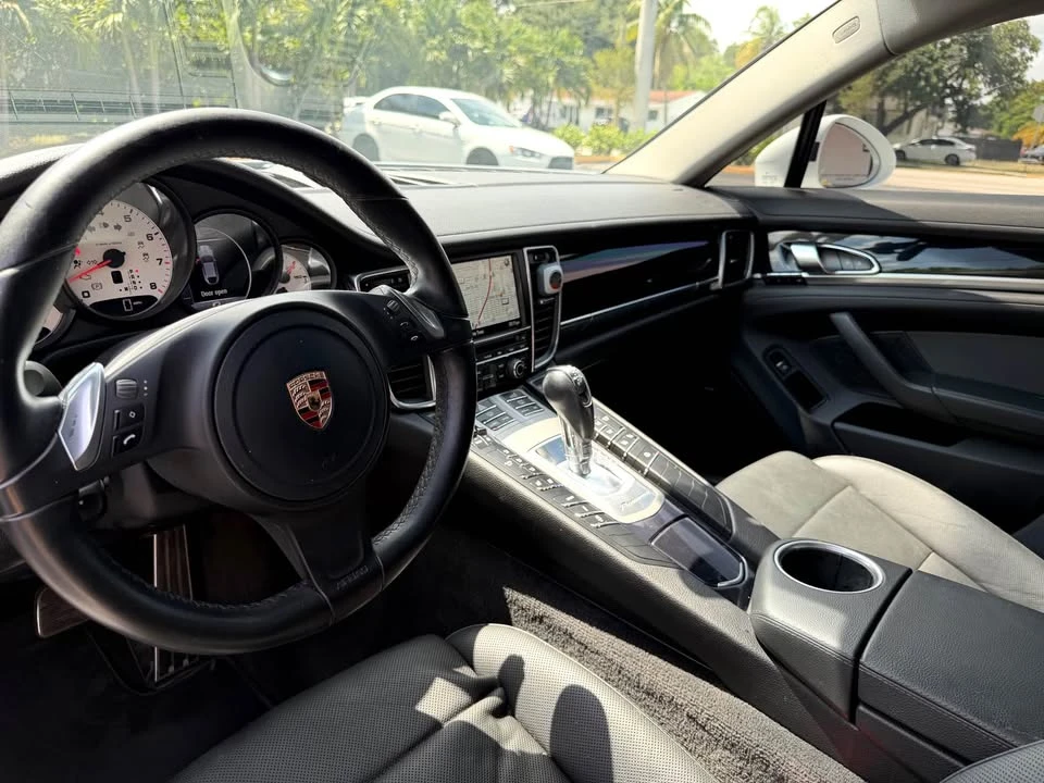 2015 Porsche Panamera - Image 8 of 12
