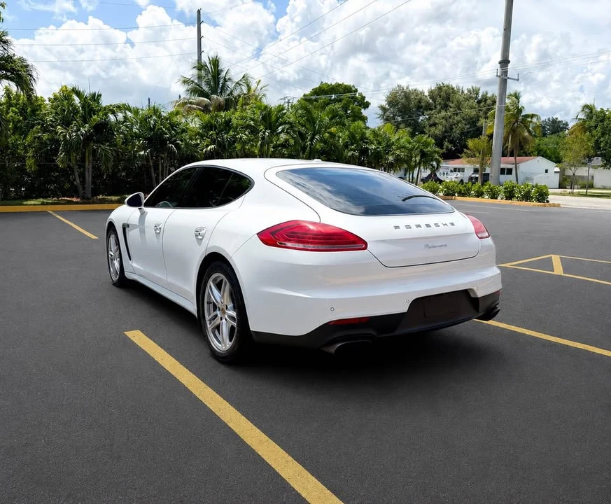 2015 Porsche Panamera - Image 3 of 12