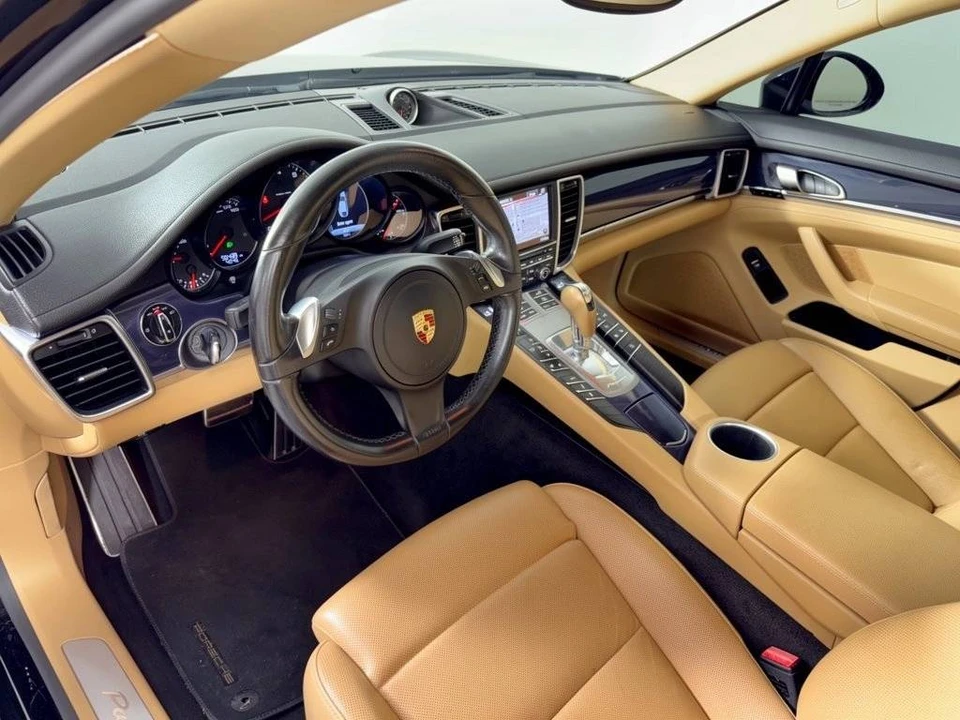 2015 Porsche Panamera - Image 4 of 5