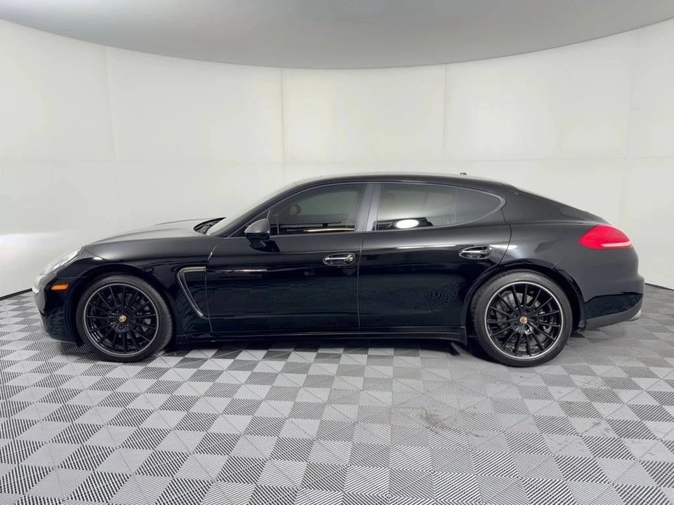 2015 Porsche Panamera - Image 2 of 5