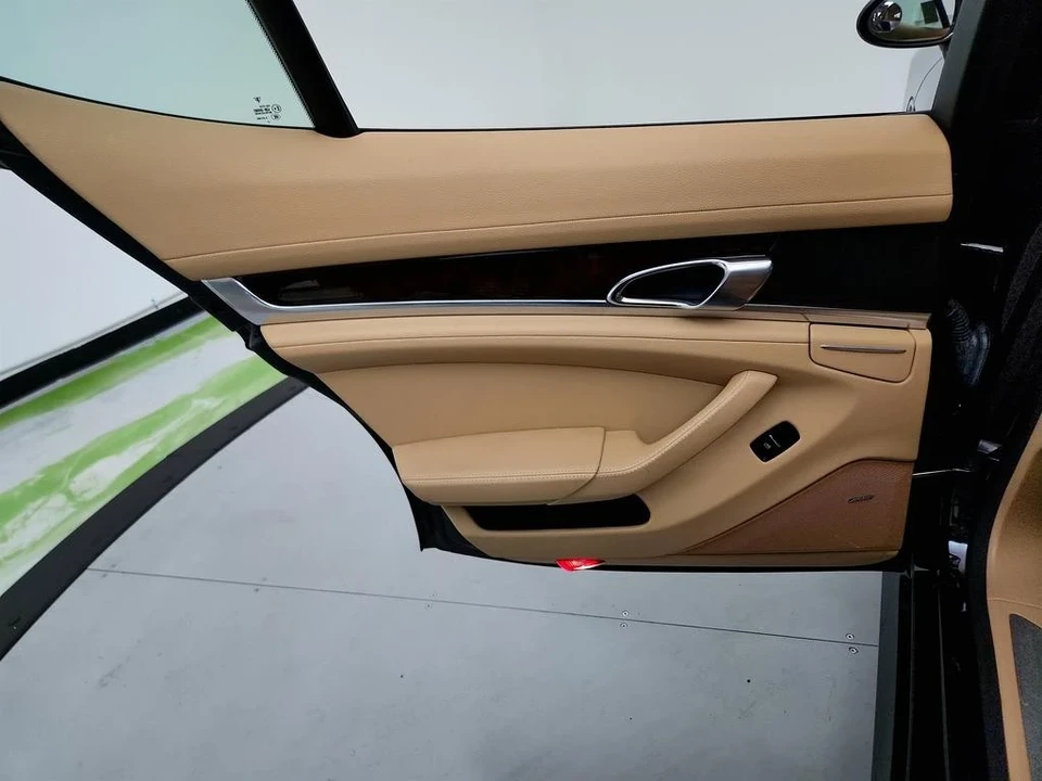 2015 Porsche 970 Panamera - Image 17 of 21