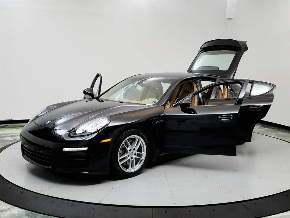 2015 Porsche 970 Panamera - Image 9 of 21